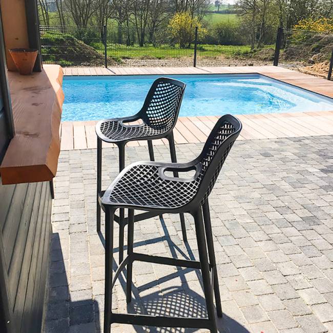 Стул пластиковый полубарный Air Bar 65 черный 440х510х950 мм Стул пластиковый полубарный Air Bar 65 черный 440х510х950 мм